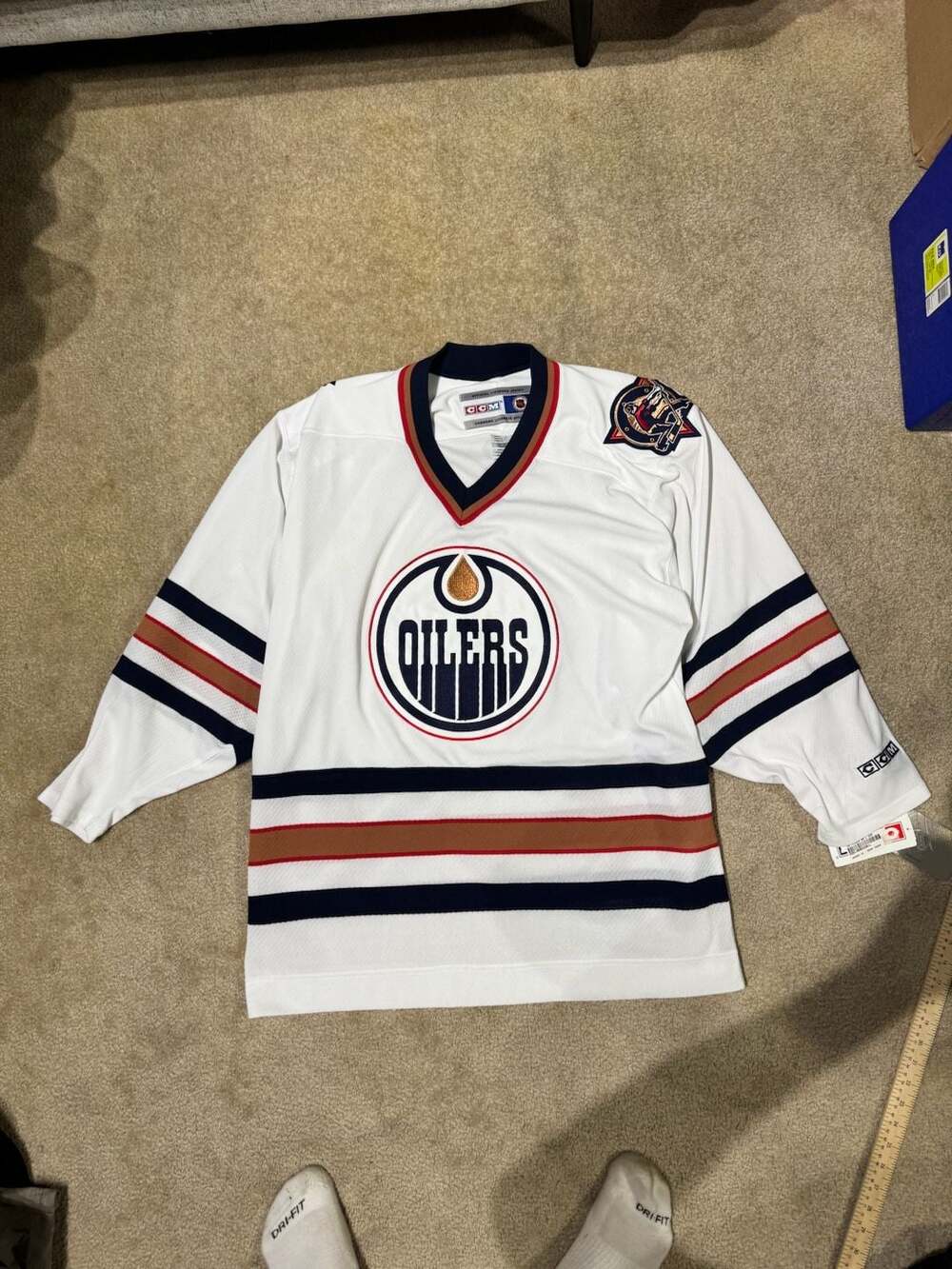 CCM Edmonton Oilers NHL Hockey Jersey Size Large BRAND NEW Original Tags